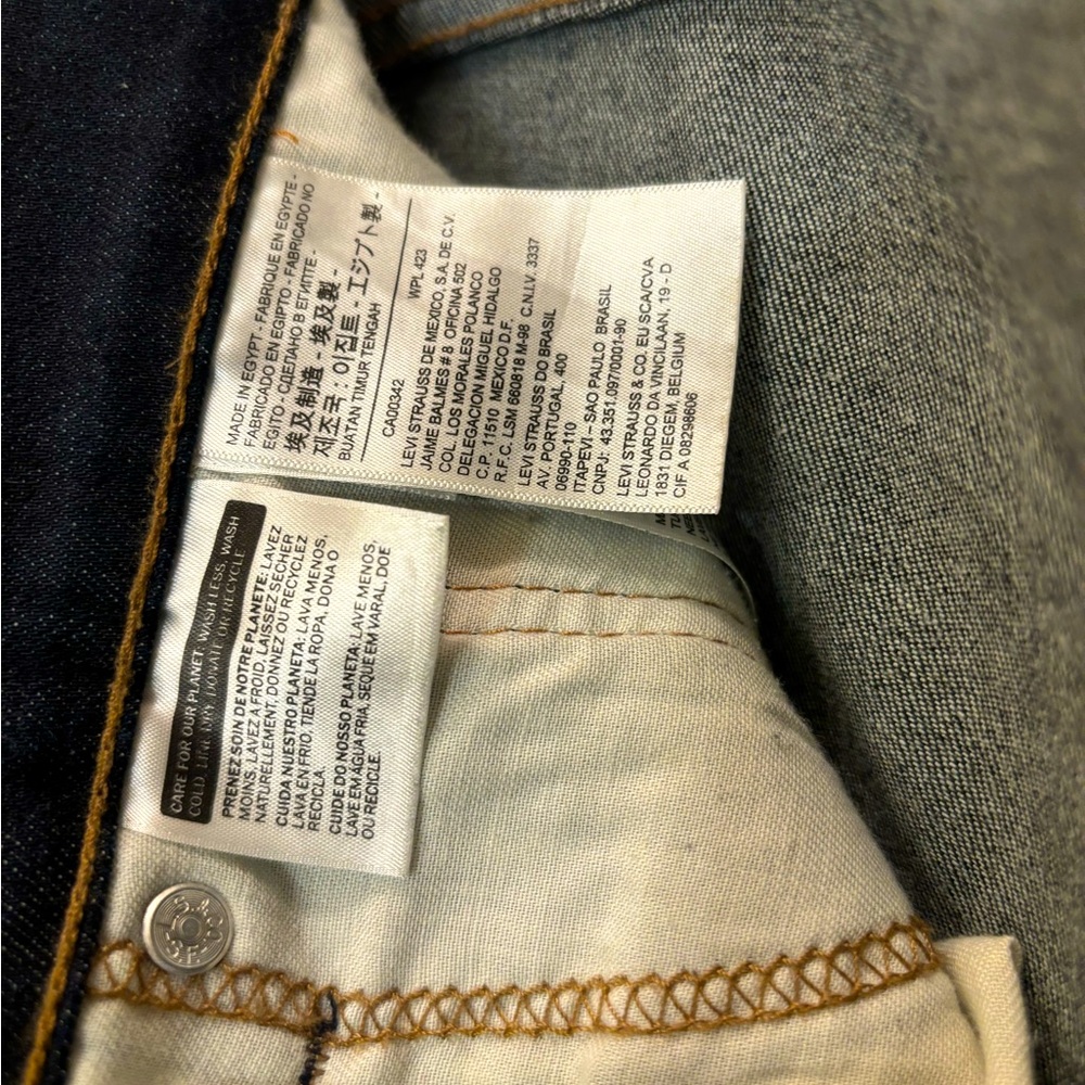 Levi’s - Picture 5 of 9